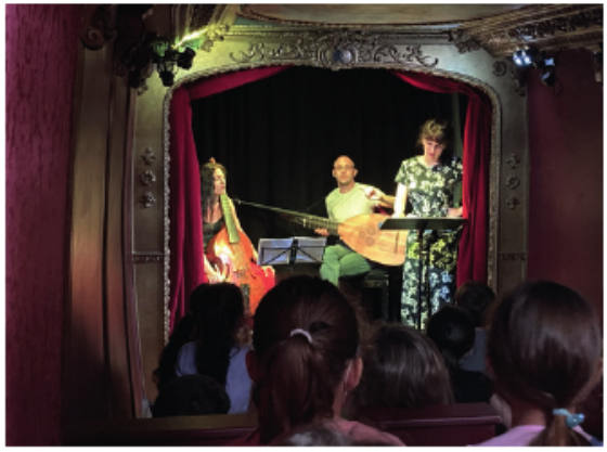 Spectacle dans l OpéraBus